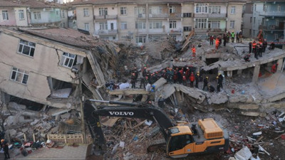 CHP'li Gürsel Tekin: AKP'nin sanki hiçbir şey olmamış gibi davranması insanı çıldırtıyor