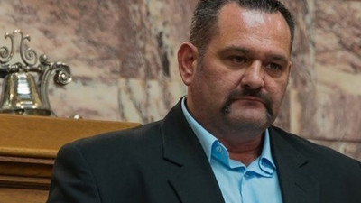 Türk Bayrağı'nı yırtan Yunan vekile soruşturma