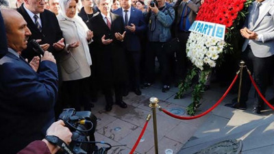 Meral Akşener, Fethi Sekin’in anıtını ziyaret etti