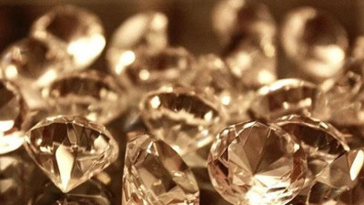 Bilim insanlarından elmasları bükebilmek için yeni yöntem!