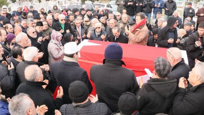 Ozan Arif mezarı başında anıldı