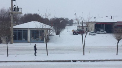Trabzonspor taraftarı el sallamak için bir saat soğukta bekledi