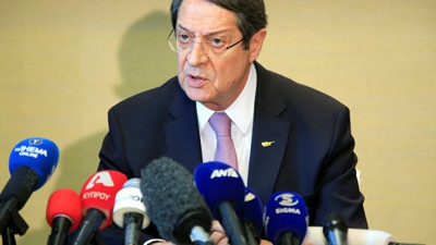 Anastasiadis'tan Suudi Şeyh'in jeti ile tatil