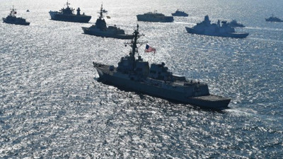 AB'den Libya'ya donanma