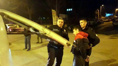 Ehliyetsiz sürücü polise zor anlar yaşattı!