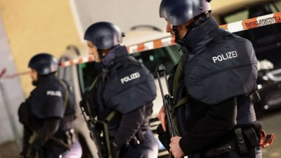 Almanya'da silahlı saldırı:11 ölü