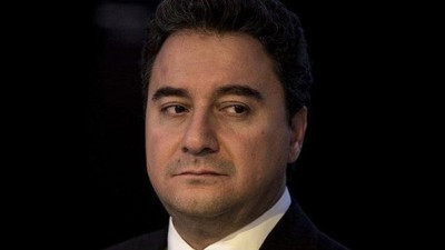 Ertelemeler Ali Babacan'ı sinirlendirdi!