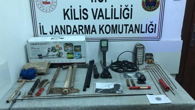 İzinsiz kazı yapan defineciler yakalandı