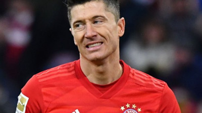 Bayern Münih'te Corona nedeniyle el sıkışma ve selfie yasaklandı