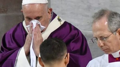 Papa coronavirüse mi yakalandı?