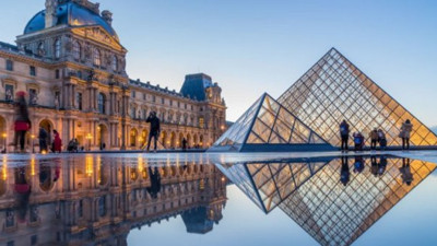 Louvre Müzesi corona virüs nedeniyle kapılarını kapattı