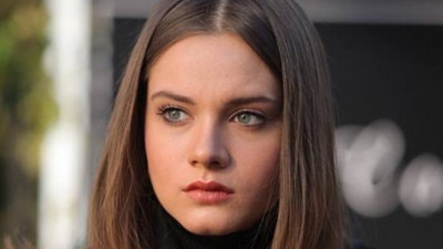 Miray Daner, Suriyelinin skandal mesajına böyle yanıt verdi!