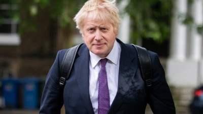 Boris Johnson'ın koronavirüs çıkışı tartışmalara neden oldu