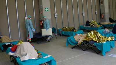 Koronavirüste korkutan gelişme: 40'lı yaşlara kadar indi!