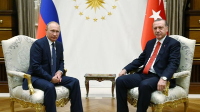 'Türkiye adımlarını çok dikkatli atmalı'