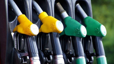 Benzine indirim mi geldi?