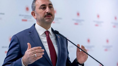 Adalet Bakanı Abdülhamit Gül: Duruşmaların ertelenmesi için HSK'ya yetki verildi