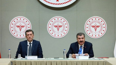 Bakan Ziya Selçuk, iki soruya yanıt veremedi