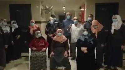 İsmail Saymaz Umre'den dönemeyen Türklerin videosunu paylaştı