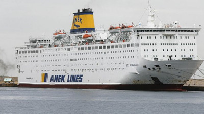 Yunanistan'ın Pire Limanı'ndaki gemideki 65 Türkün testi pozitif çıktı