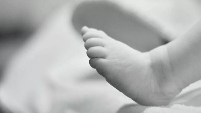 Yeni doğan ikiz bebeklere 'Kovid' ve 'Korona' ismi koydular