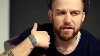 Şarkıcı Gökhan Özoğuz isyan etti