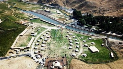 Koronavirüs dinlemediler: Ahlat'taki yazlık saray inşaatına devam