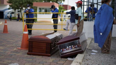 Ekvador'da morglar dolunca, cesetler sokakta kaldı