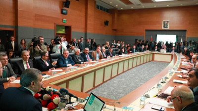 Flaş.. Flaş... İstifanın eşiğine gelen Bilim Kurulu üyeleri tek tek ikna edildi