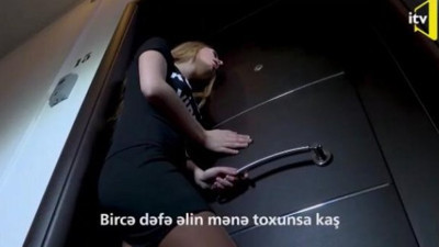 Korona virüs kadın kılığında kapıya geldi