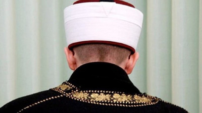 "Pamuk yerine rakı şişesi" paylaşımı yapan imam Fettah K.’ya ceza verildi