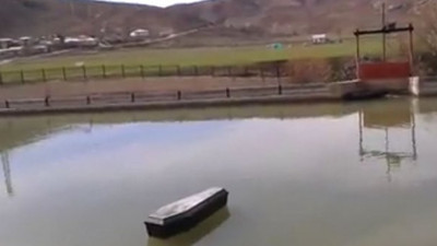 Nehir'de yüzen tabutlar vatandaşı korkuttu