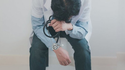 Sağlık çalışanlarına şiddetin cezası artırıldı