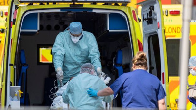 İngiltere'de korona virüs kaynaklı ölümler devam ediyor