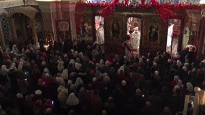 Belarus'ta koronaya rağmen kiliseler doldu