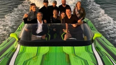 Acun Ilıcalı kızından küçük sevgilisiyle tekne turu attı