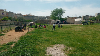 Kurşun genç kızı kapının arkasında yakaladı