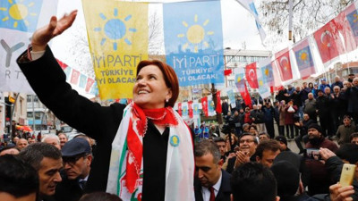 Meral Akşener'in kitabı, okurlara ulaşacak