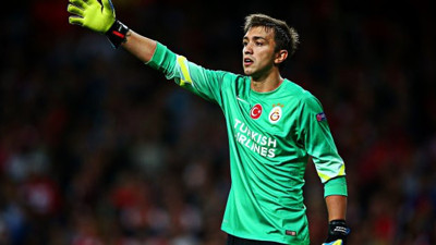 Riquelme, Muslera'ya kancayı taktı