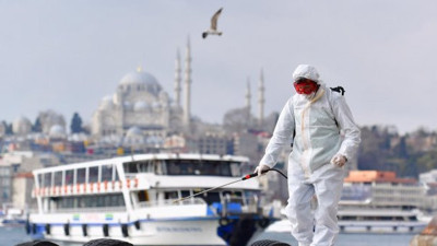 Korona virüs salgınında bayram namazında ve bayramlaşmalarda ne yapılmalı? Tevfik Özlü'den çok önemli uyarılar
