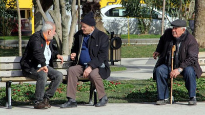 65 yaş üstüne sokağa çıkma izni geldi! 65 yaş üstü vatandaşlar ne zaman sokağa çıkabilecek? 65 yaş üstü vatandaşlar hangi şartlarda dışarı çıkabilecek?