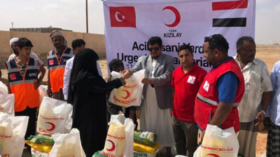 Kızılay'dan Yemen'e 5000 kolilik yardım