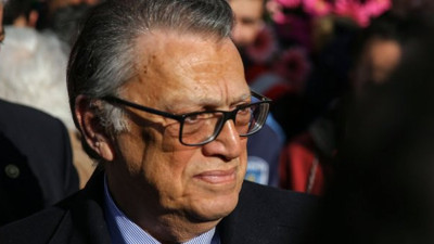 Eski Başbakan Mesut Yılmaz beyin ameliyatı oldu