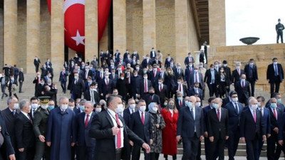 Bakan Kasapoğlu'ndan 19 Mayıs programı: Heyet Anıtkabir'de kutlamalar ise...