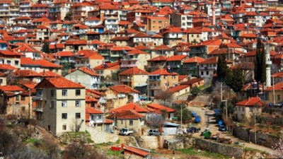 Kapanın elinde kalıyor! Zenginler virüsten kaçtı o mahallede satılık ev kalmadı