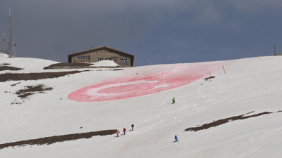 1919 metrekare Türk Bayrağı zirvede
