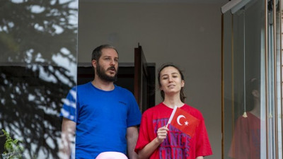 Milyonlar saat 19.19'da İstiklal Marşı okudu; 81 ilde 19 Mayıs çoşkusu