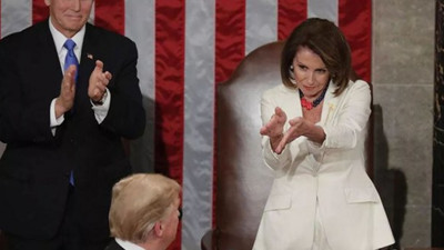 Trump ile Pelosi arasında “akıl hastası” ve “şişko” polemiği, Trump’ın konuşma metnini yırtmıştı