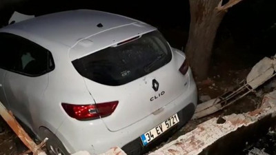 Otomobille kışlaya girdi: 1 yaralı