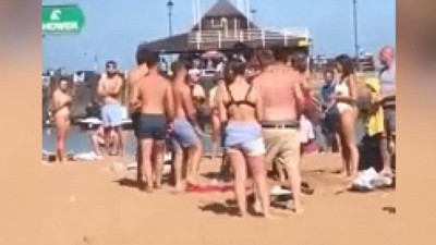 Plajda korona virüs kavgası